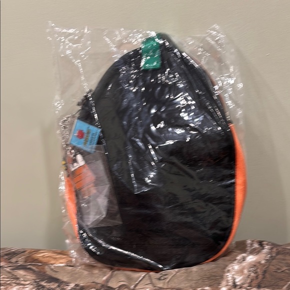 Harveys Seatbelts Peanuts Halloween Snoopy Crossbody Bag NWT Sold Out - Picture 3 of 13